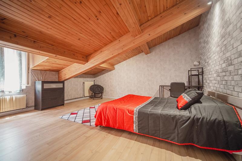 Maison - 145 m² - 8 pièces