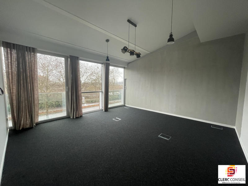 Bureau - 167 m²