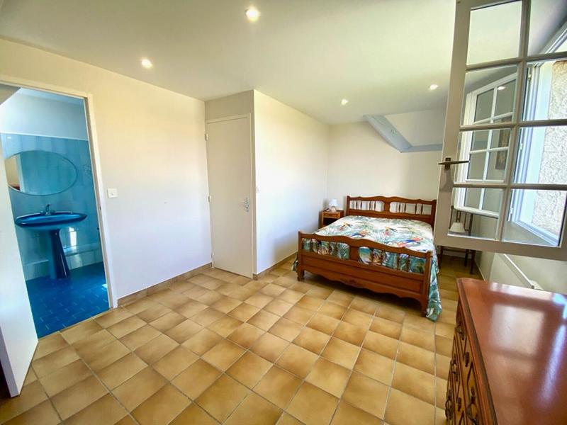 Maison - 210 m² - 8 pièces