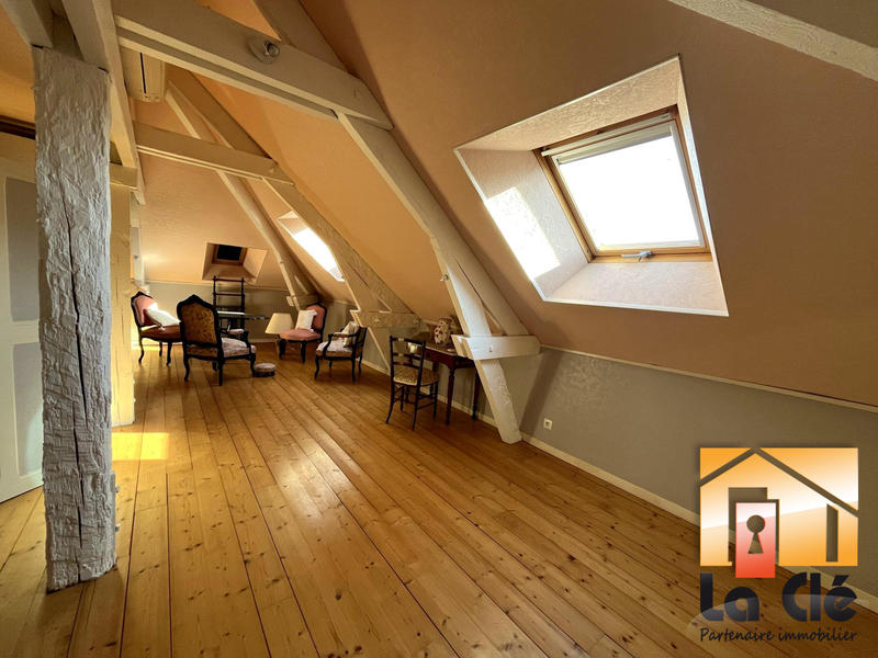 Maison ancienne - 217 m² - 9 pièces