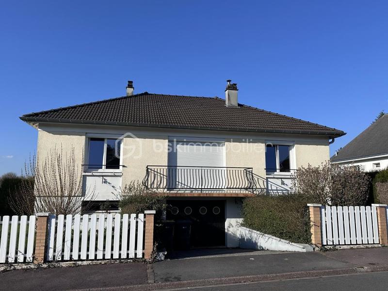 Maison traditionnelle - 90 m² - 4 pièces