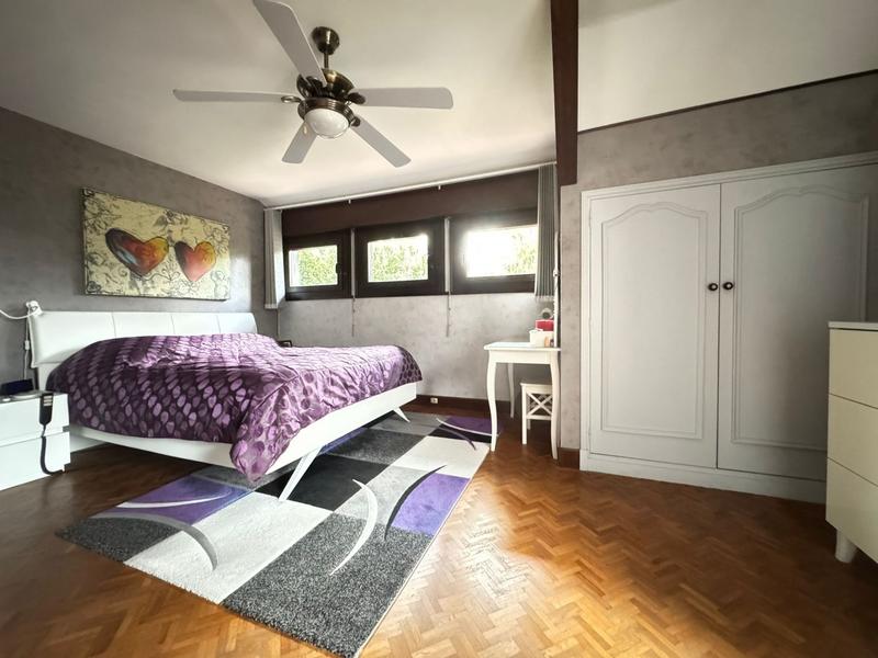 Maison - 224 m² - 8 pièces