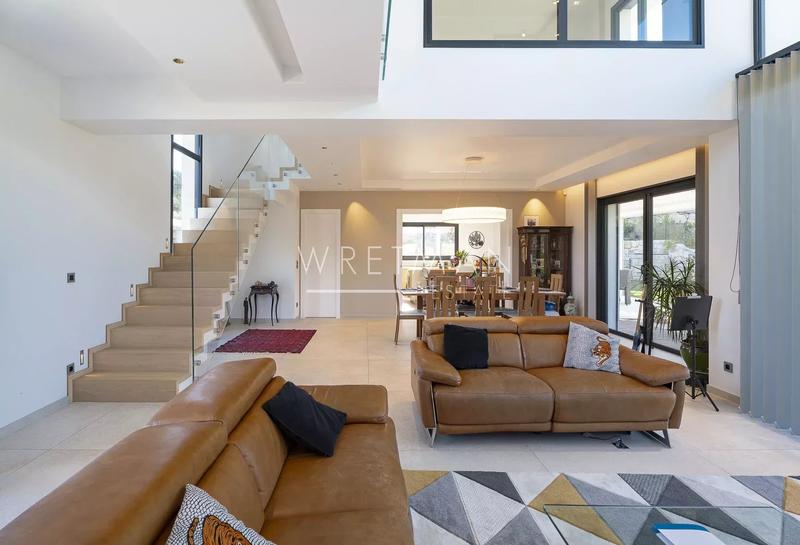 Villa - 324 m² - 7 pièces