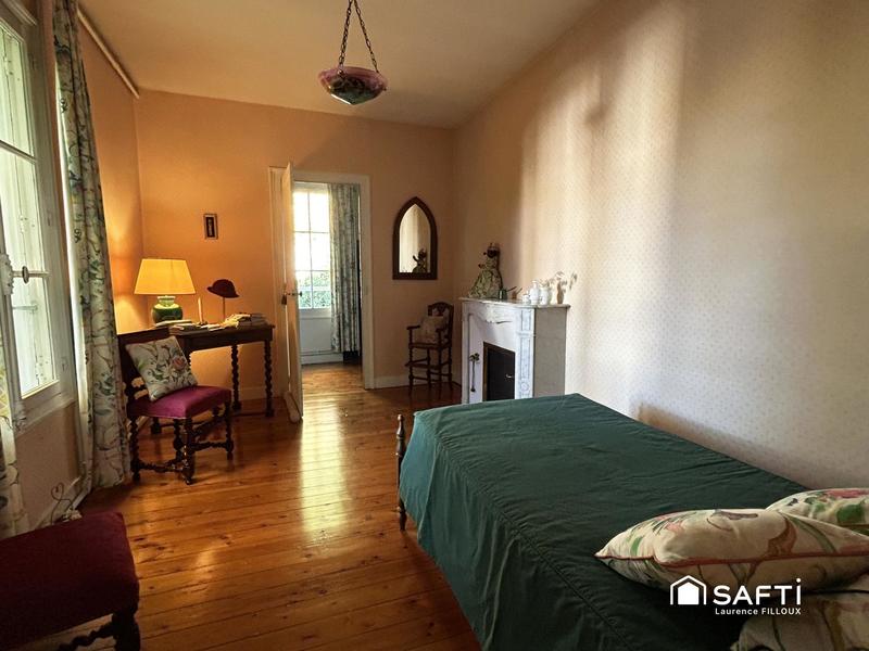 Maison - 270 m² - 12 pièces