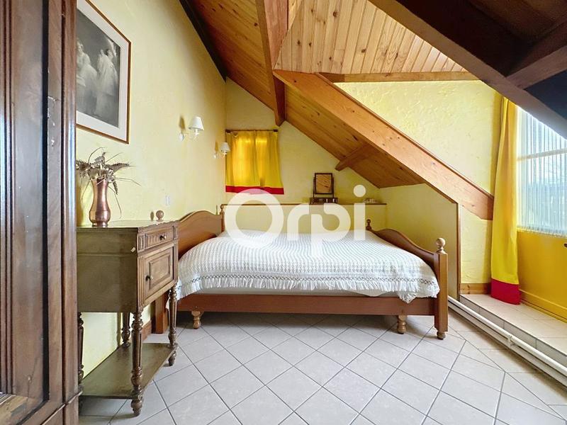 Maison - 268 m² - 11 pièces