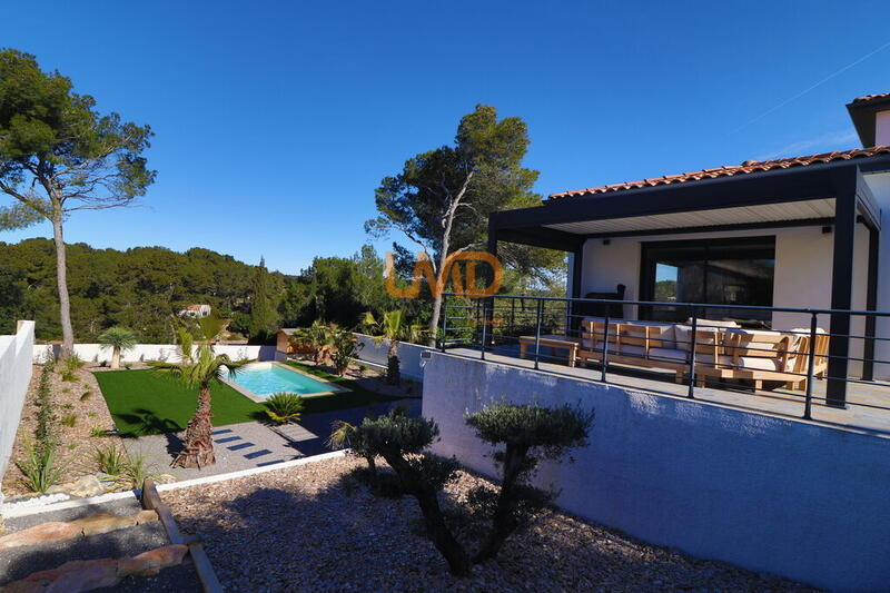 Maison - 163 m² - 7 pièces