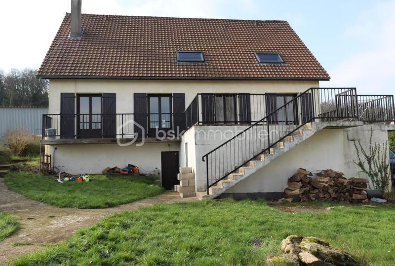 Maison traditionnelle - 175 m² - 8 pièces