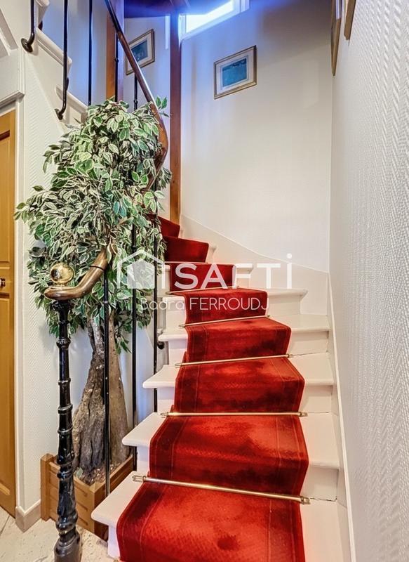 Maison - 121 m² - 6 pièces