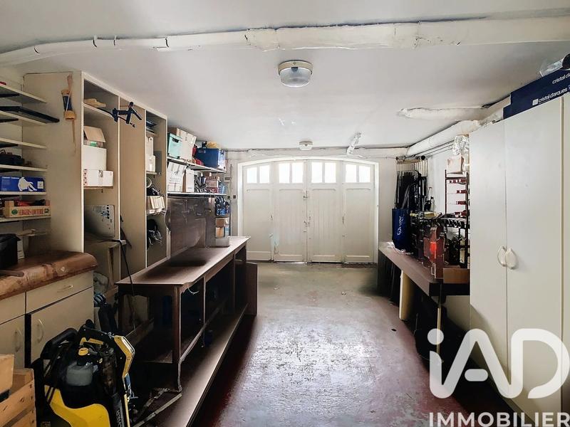 Maison - 260 m² - 10 pièces