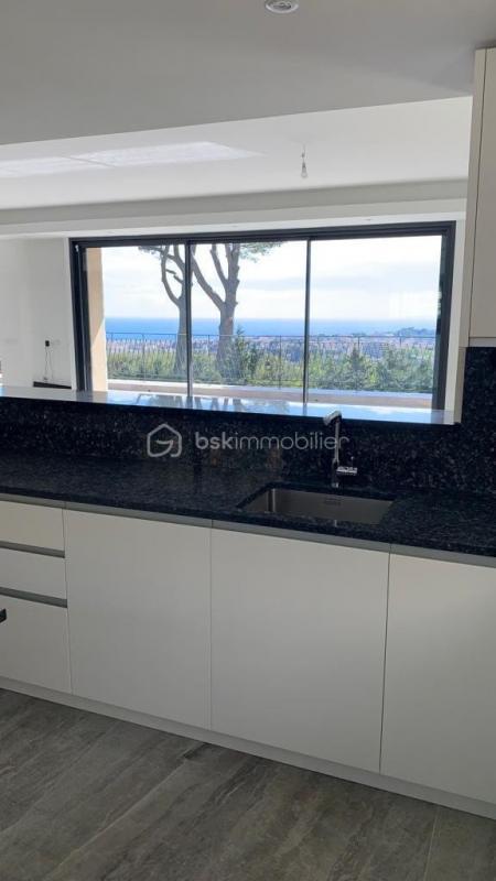 Maison - 370 m² - 7 pièces