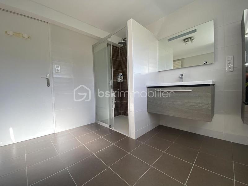 Maison - 220 m² - 11 pièces