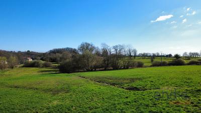 Terrain constructible - 10 000 m²