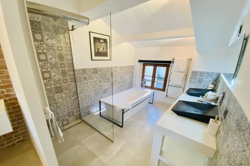 Maison - 140 m² - 9 pièces