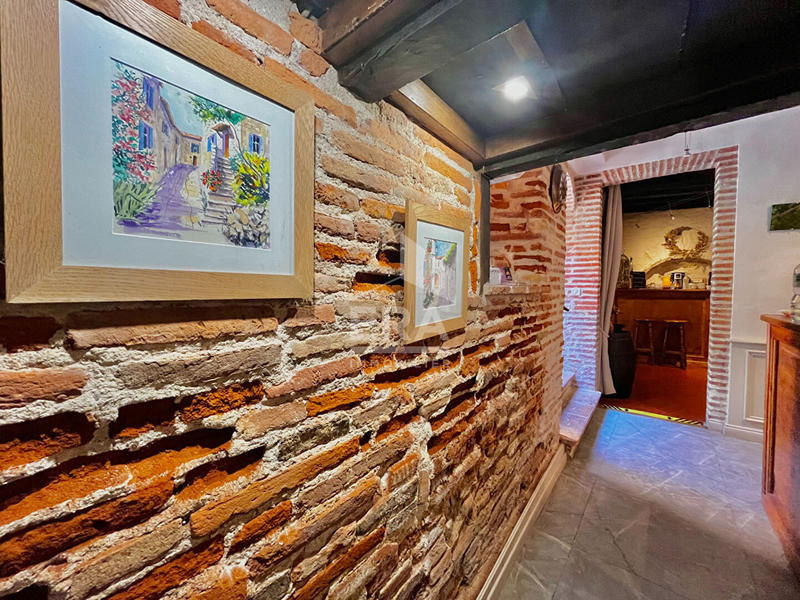 Maison - 320 m² - 9 pièces