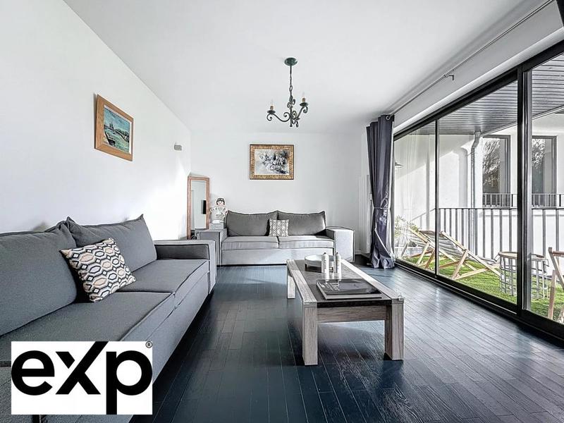 Propriété - 1 032 m² - 18 pièces