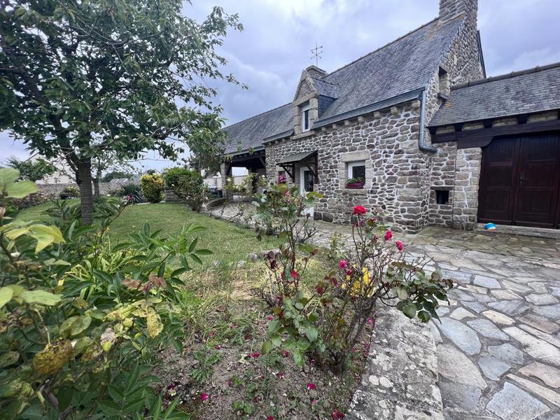 Demeure - 305 m² - 8 pièces