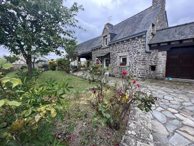 Demeure - 305 m² - 8 pièces