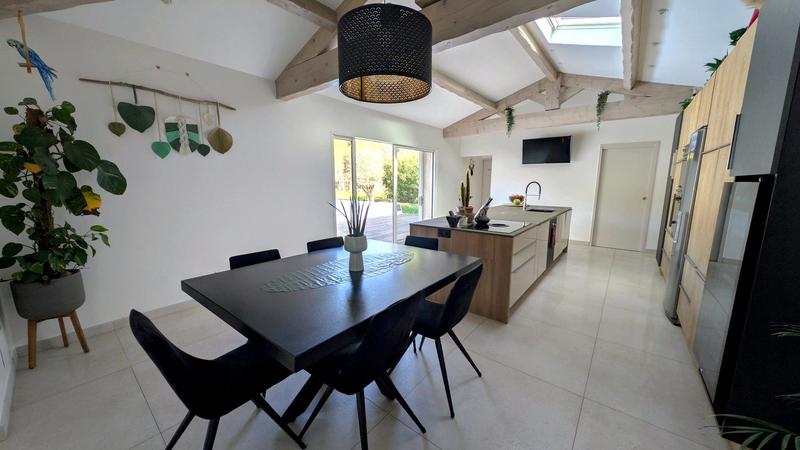 Villa - 301 m² - 6 pièces