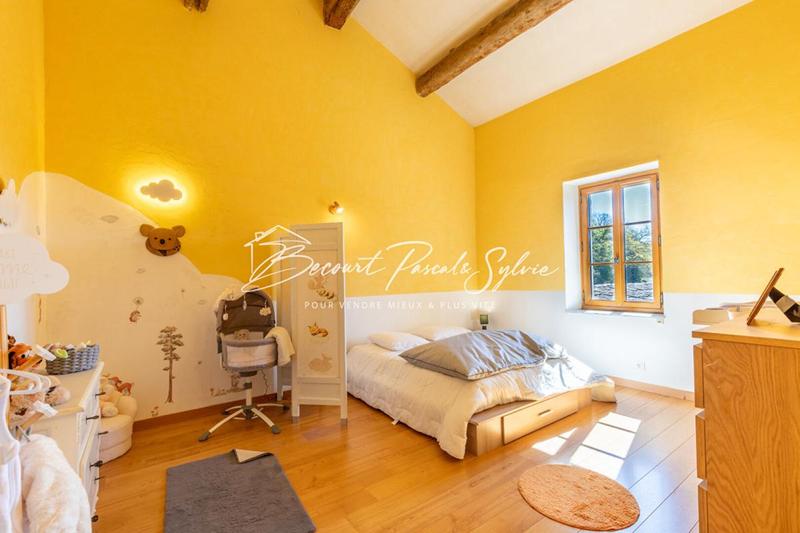 Maison - 208 m² - 8 pièces