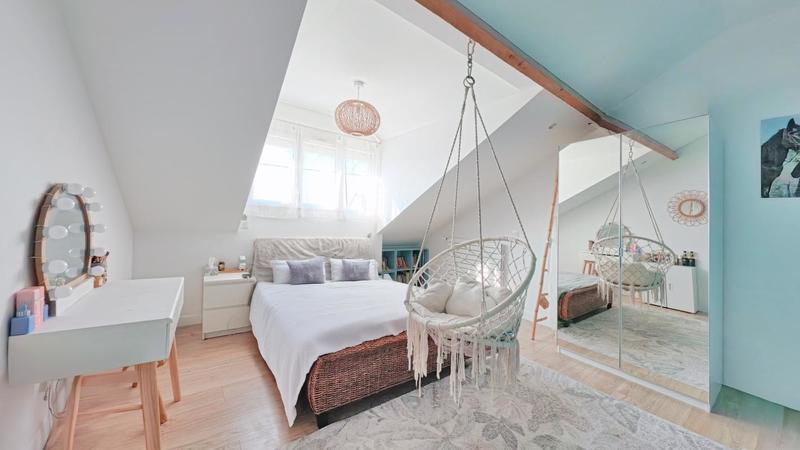 Maison - 180 m² - 7 pièces