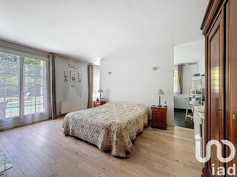 Maison - 270 m² - 9 pièces