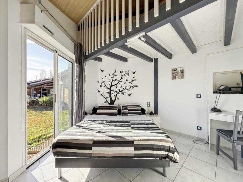 Villa - 240 m² - 8 pièces