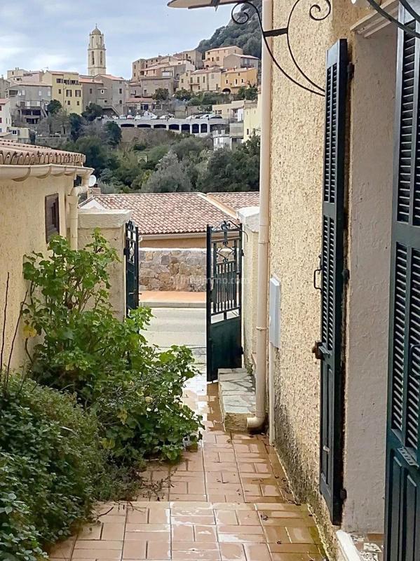 Maison - 107 m² - 7 pièces