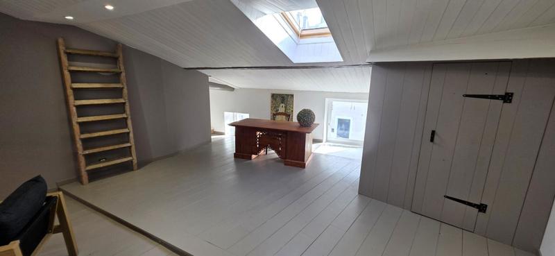 Maison - 200 m² - 7 pièces