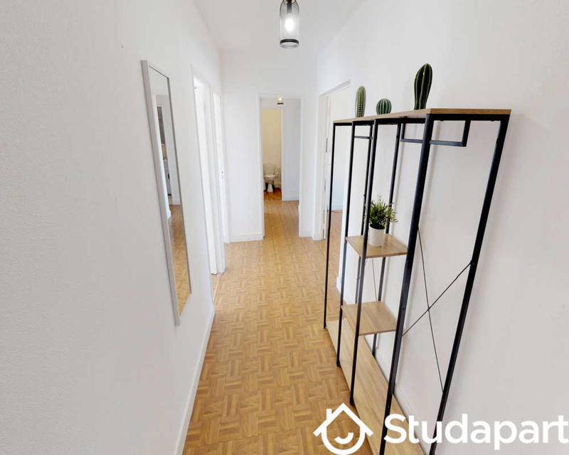 Chambre - 90 m² - 1 pièce