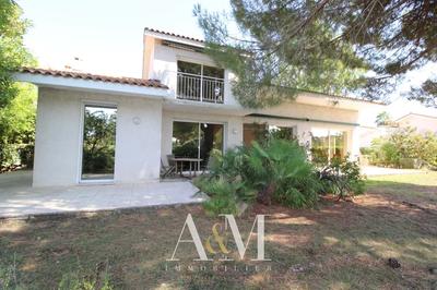 Villa - 216 m² - 6 pièces