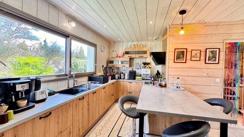 Maison - 180 m² - 7 pièces