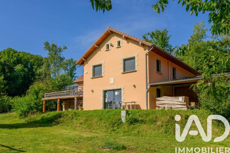 Maison - 290 m² - 9 pièces