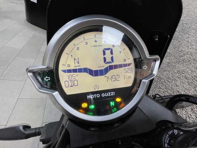 Moto Guzzi V9 Bobber 850