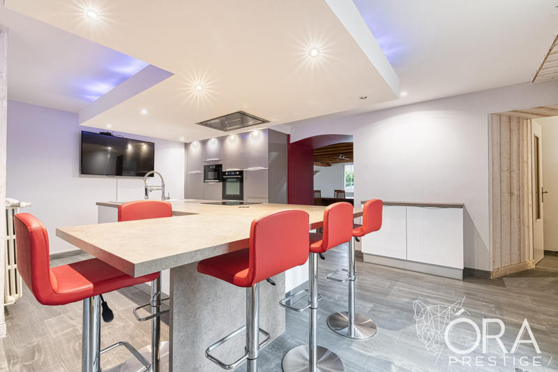 Maison - 189 m² - 8 pièces