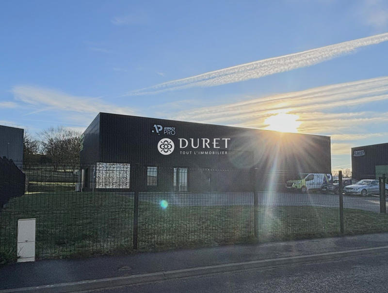 Local d'activités - 303 m²