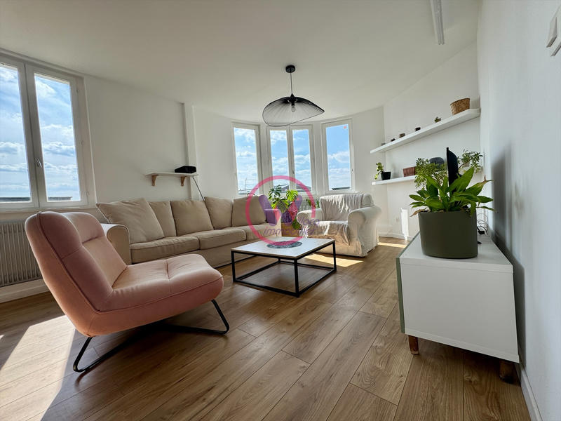 Appartement - 90 m² - 4 pièces