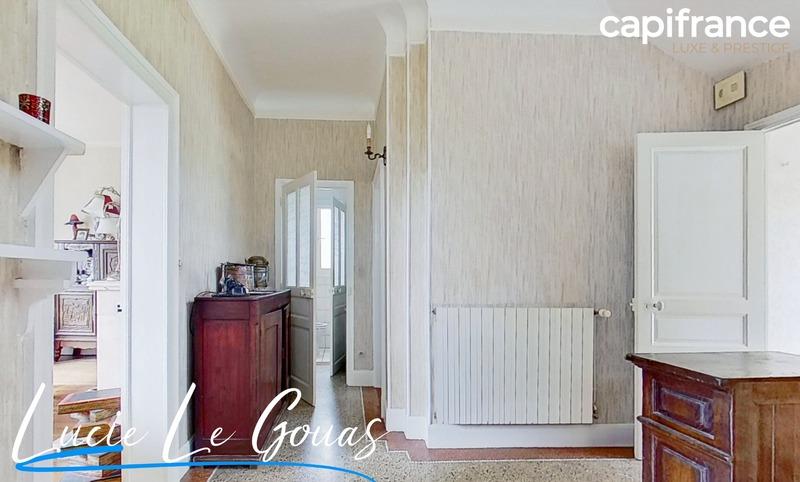 Demeure - 181 m² - 8 pièces