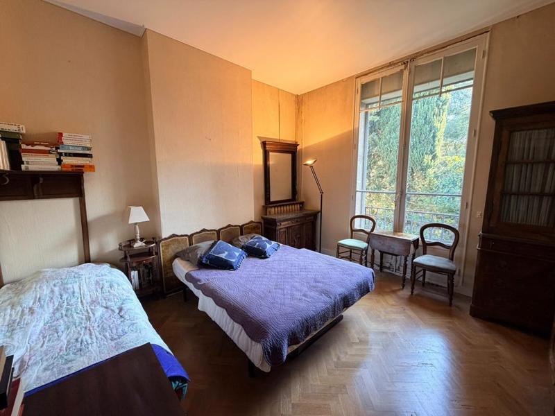 Appartement - 204 m² - 6 pièces