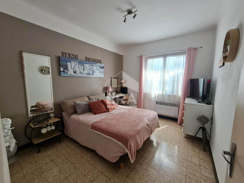 Maison - 300 m² - 20 pièces