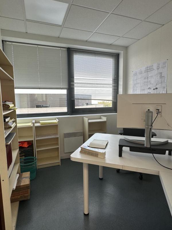 Local d'activité / Entrepôt - 123 m²