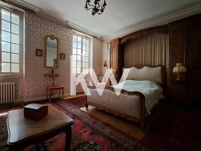 Maison - 381 m² - 10 pièces