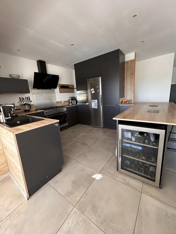 Maison - 162 m² - 8 pièces