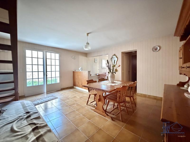 Maison ancienne - 107 m² - 8 pièces