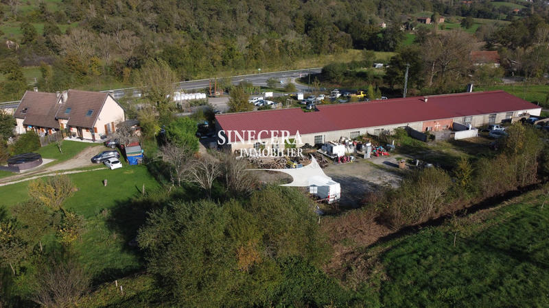 Maison - 450 m² - 20 pièces