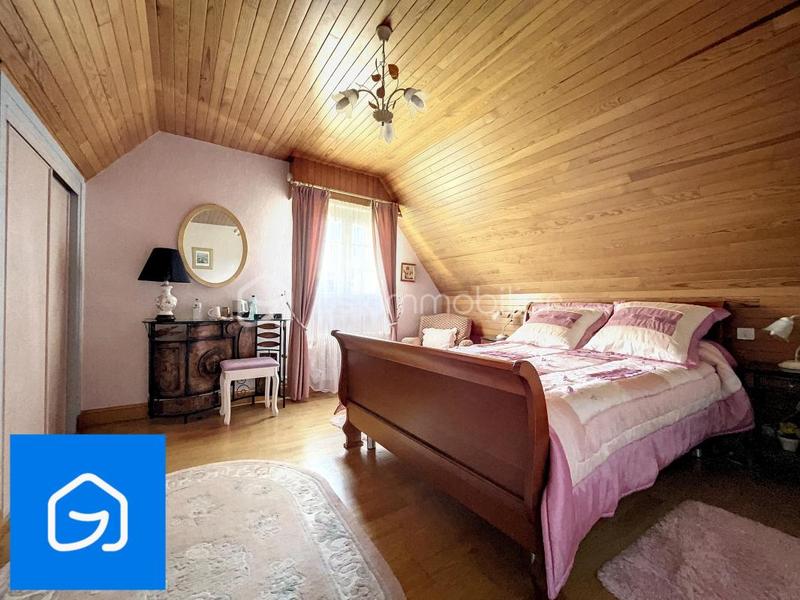 Villa - 232 m² - 10 pièces