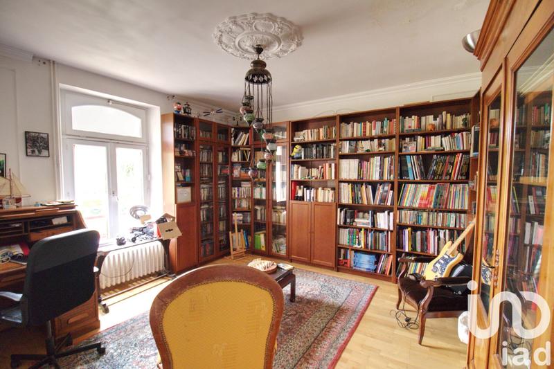 Maison - 241 m² - 12 pièces