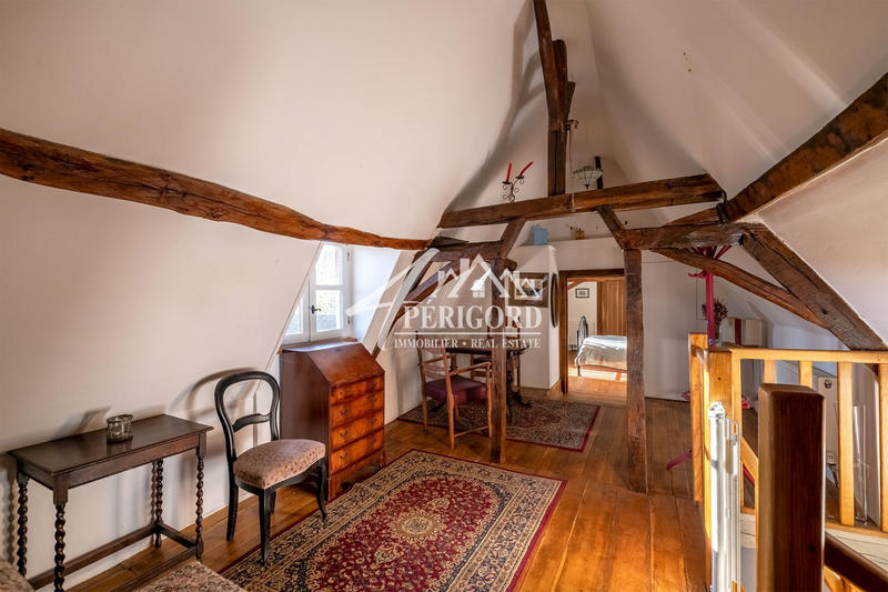 Maison ancienne - 360 m² - 8 pièces