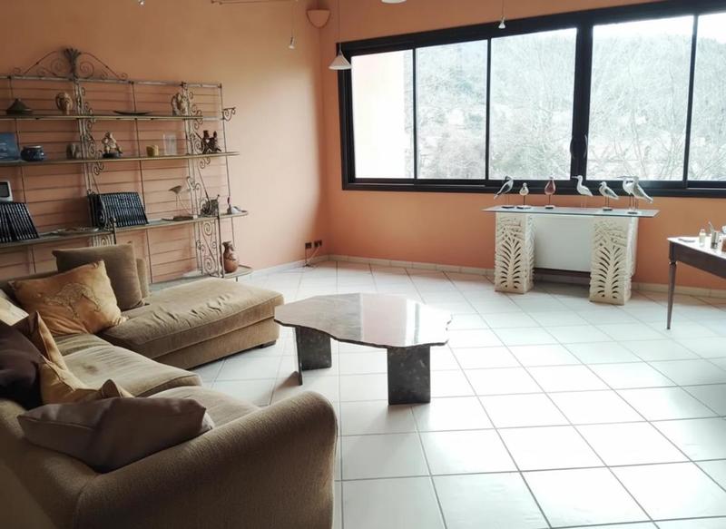 Maison - 320 m² - 6 pièces