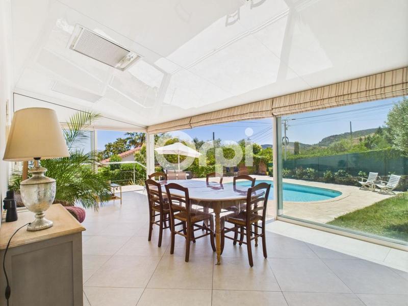 Villa - 253 m² - 7 pièces