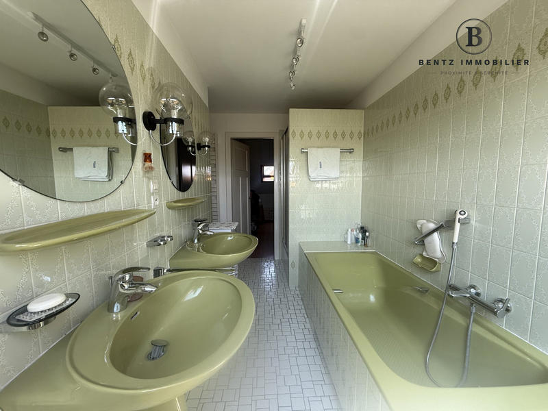 Maison - 111 m² - 6 pièces